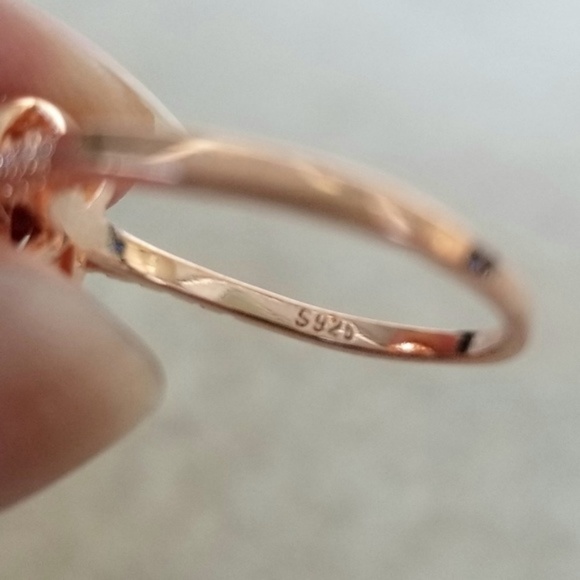 18k Ruby Ring - Picture 6 of 8